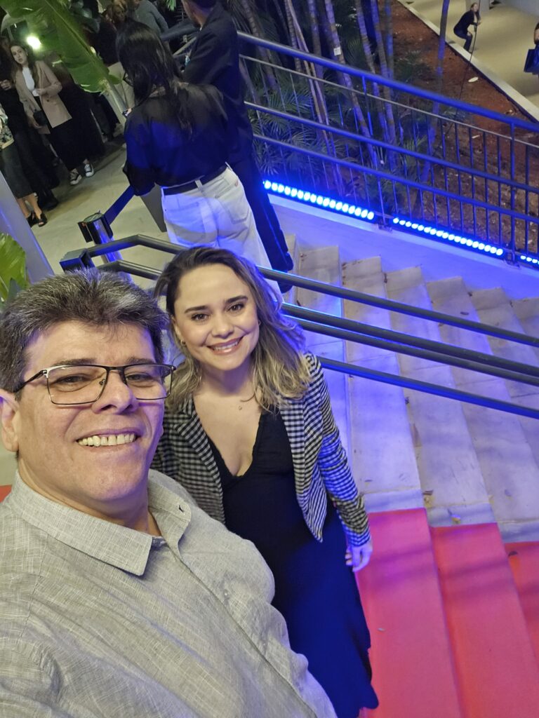 J.H. Martins com a escritora Michelle Barbosa na abertura da Bienal do Livro de SP 2024