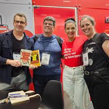 Os escritores Renato Maiato Caminha, J.H.Martins, Thalita Rebouças e Lee Oliveira na Bienal do Livro de SP de 2024